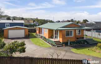12 Carrick Robertson Place, Waihi