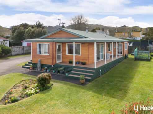 12 Carrick Robertson Place, Waihi