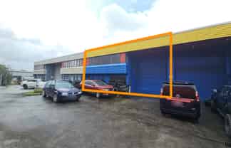 FOR LEASE - 192m² Workshop with Hoists