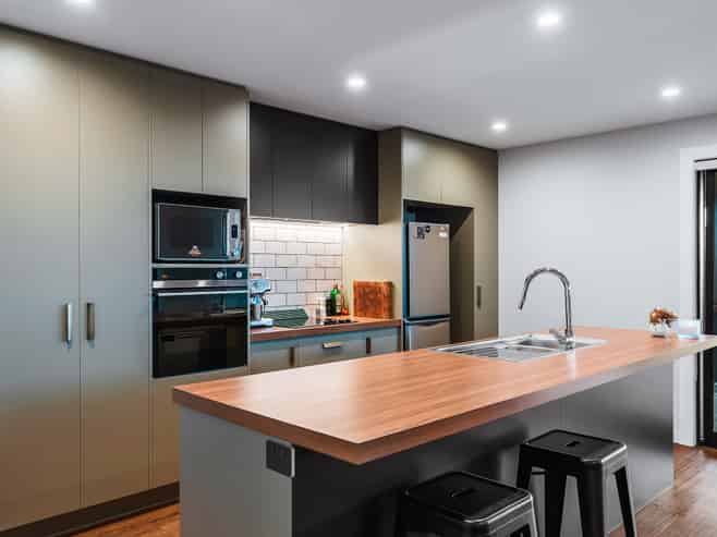 18 Tai Road, Wharewaka