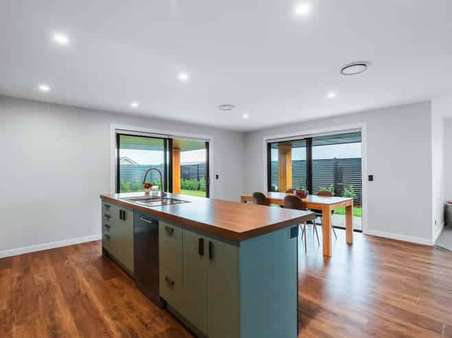 18 Tai Road, Wharewaka