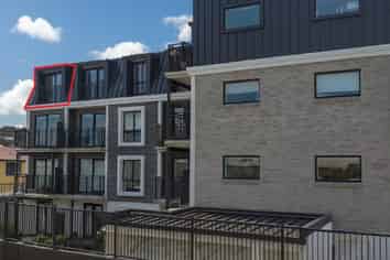 404/2 Colombo Street, Newtown