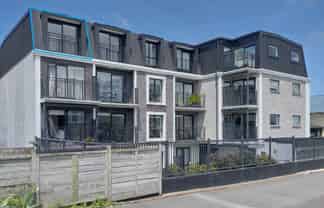 404/2 Colombo Street, Newtown