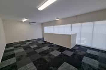 FULLY REFURBISHED INDUSTRIAL UNIT IN ELLERSLIE
