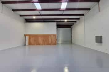 FULLY REFURBISHED INDUSTRIAL UNIT IN ELLERSLIE
