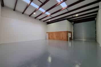 FULLY REFURBISHED INDUSTRIAL UNIT IN ELLERSLIE
