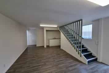 FULLY REFURBISHED INDUSTRIAL UNIT IN ELLERSLIE
