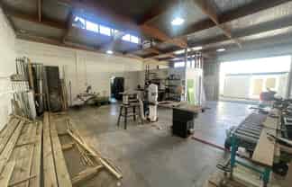 110M² WAREHOUSE UNIT
