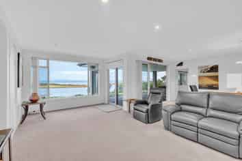 35 Seascape Crescent, Waipu