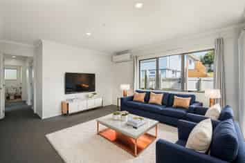 11A Hollinbrigg Place, Manurewa