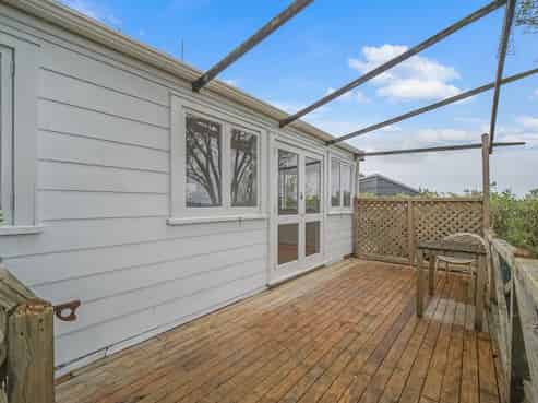 61 Second Avenue, Kingsland