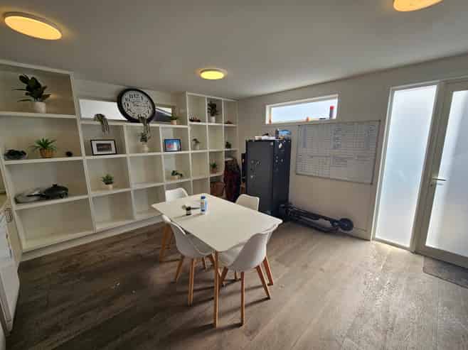 TIDY, FUNCTIONAL WAIRAU INDUSTRIAL

