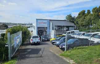 TIDY, FUNCTIONAL WAIRAU INDUSTRIAL
