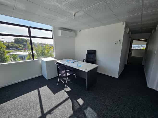 TIDY, FUNCTIONAL WAIRAU INDUSTRIAL
