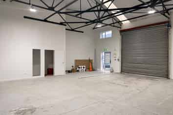 Fully Renovated Warehouse In Miramar 