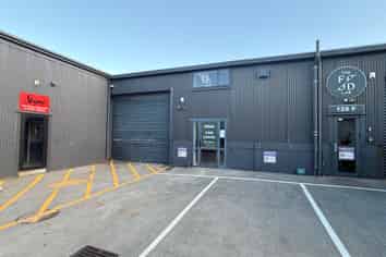Fully Renovated Warehouse In Miramar 