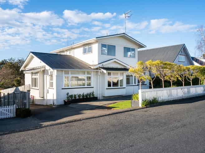 55 Napier Terrace, Hospital Hill