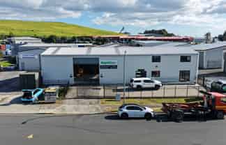 Refurbished tenanted investment-fresh 4 year lease