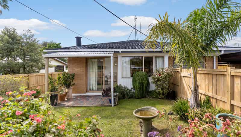 1/151 Verbena Road, Birkdale