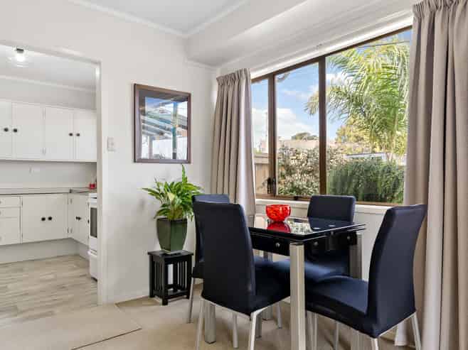1/151 Verbena Road, Birkdale
