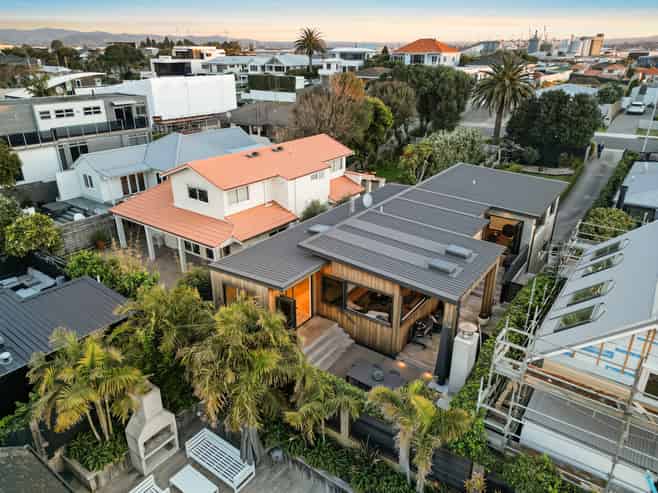 67 Oceanview Road, Mount Maunganui