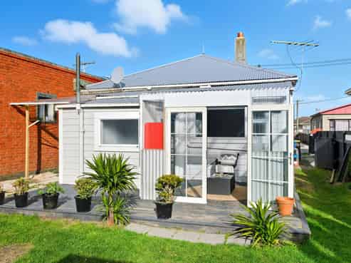 228 Oxford Street, SOUTH DUNEDIN