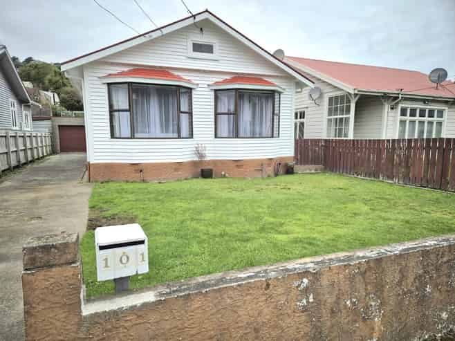 101 The Parade, Island Bay