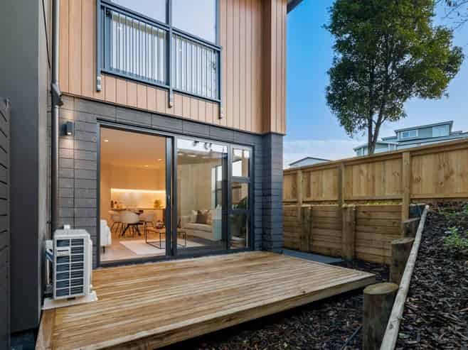 9 Pharlap Drive, Albany