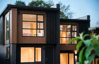 9 Pharlap Drive, Albany