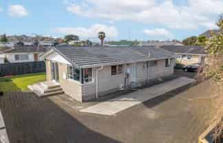 11A Knightsbridge Place, Dinsdale