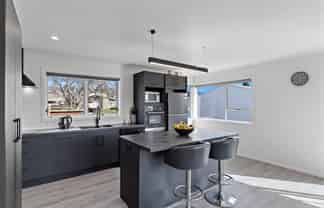 11A Knightsbridge Place, Dinsdale