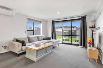 27 Discovery Place, Marfell