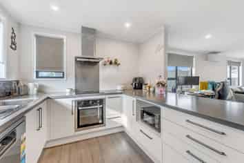 27 Discovery Place, Marfell