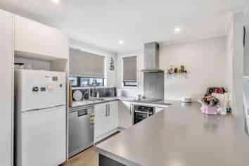 27 Discovery Place, Marfell