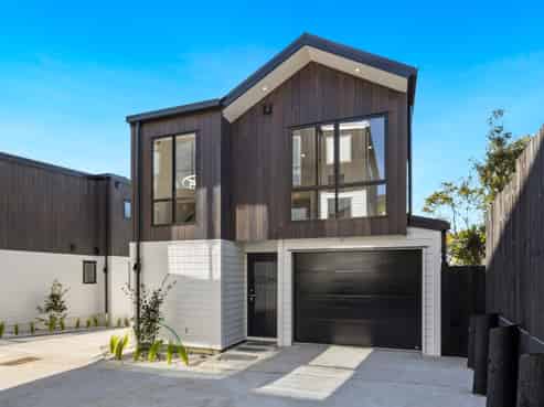 10A Prince Regent Drive, Half Moon Bay