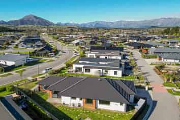 40 Marbleleaf Lane, Albert Town