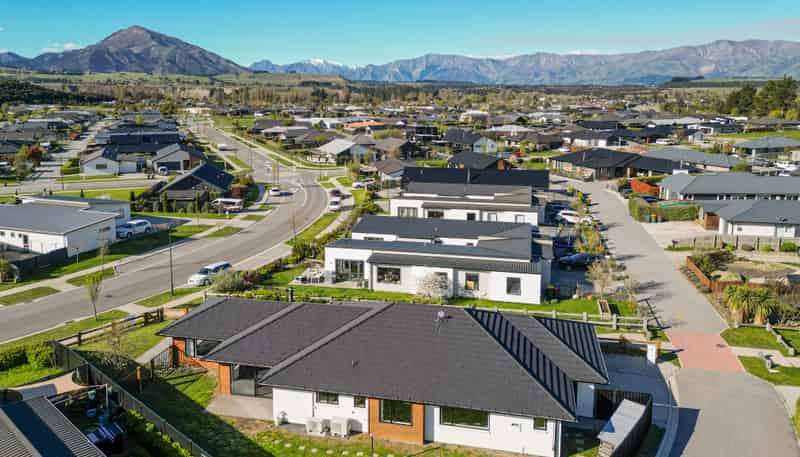 40 Marbleleaf Lane, Albert Town