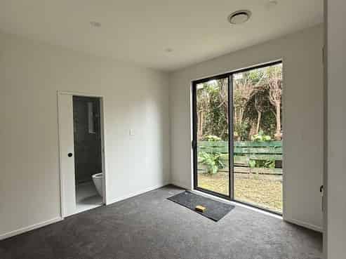 79C Bond Crescent, Forrest Hill