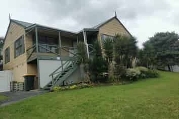 17 Palmetto Place, Goodwood Heights