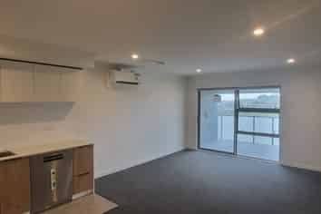302/30 Shortfin Place, Flat Bush