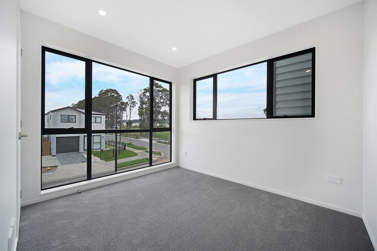 Stunning Four Bedroom Townhouse - Mehr