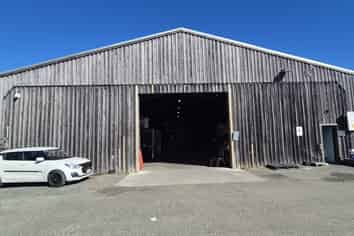 High Stud | Clear Span | Central Location Stoke