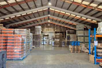 High Stud | Clear Span | Central Location Stoke