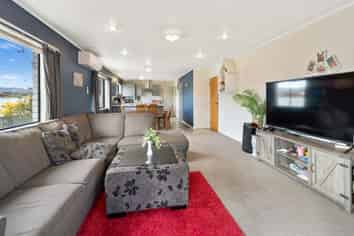 25A Larch Street, Victoria