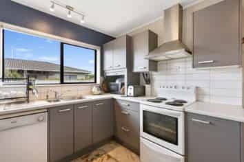 25A Larch Street, Victoria