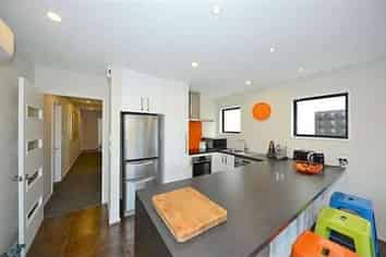 101 Faringdon Boulevard, Rolleston