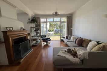 19 Lake Road, Devonport