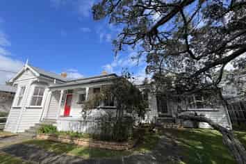 19 Lake Road, Devonport
