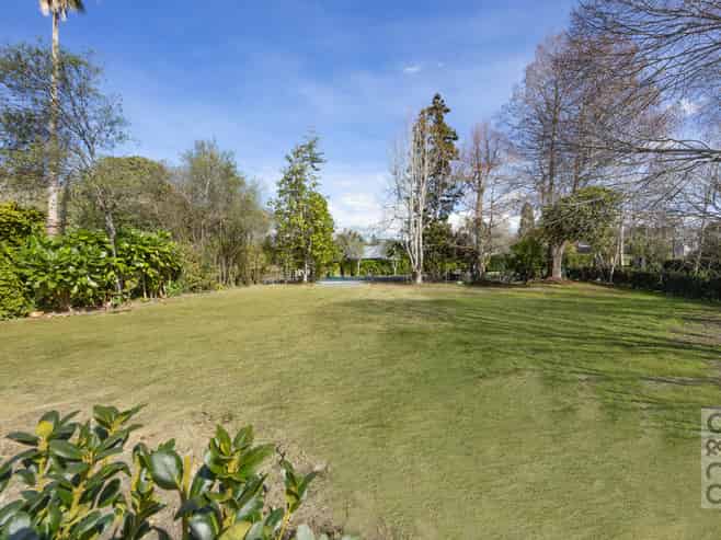 25 Elliot Street, Riverhead