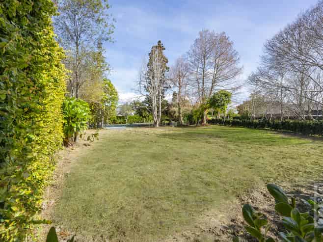 25 Elliot Street, Riverhead
